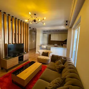 Mel's Place Tirana